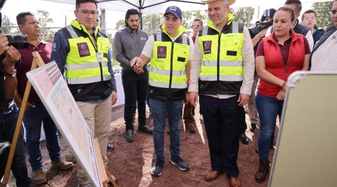 Arranca Bedolla rehabilitación del camino Cojumatlán-Marcos Castellanos