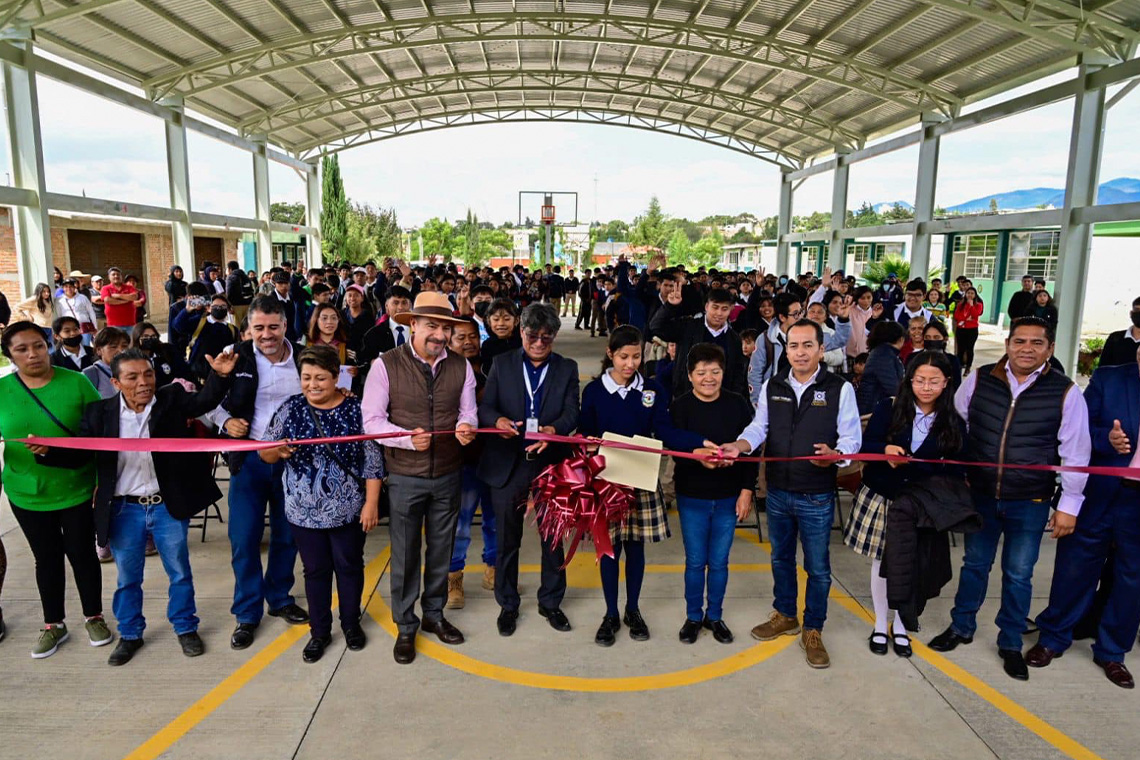 Boletín 218.- Miguel Gutiérrez entrega obras en San Marcos Huixtoco y Huexoculco