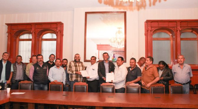 Cumple Gobierno de Michoacán acuerdo con transportistas de Uruapan
