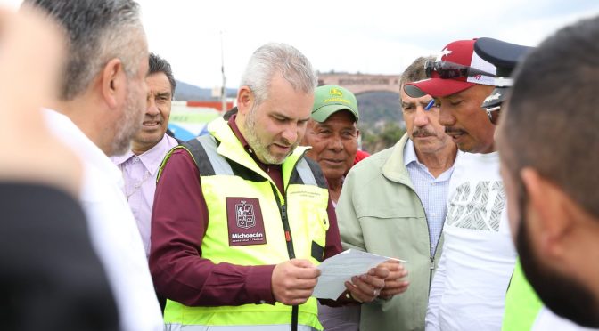 Convoca Bedolla a mantener buen ritmo en inversión y ejecución de obras en 2024