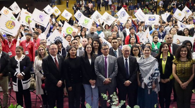 Estudiantes del Tec de Morelia ganan premio nacional de Ciencias Básicas 2023