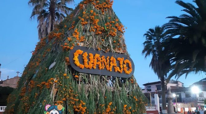 Llegan a caballo las ánimas a Cuanajo