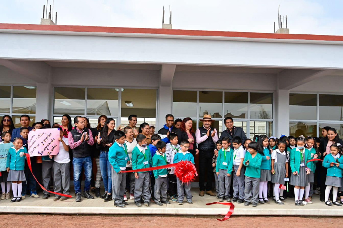 Boletín 233.- Miguel Gutiérrez entrega obras educativas por 3.7 millones de pesos